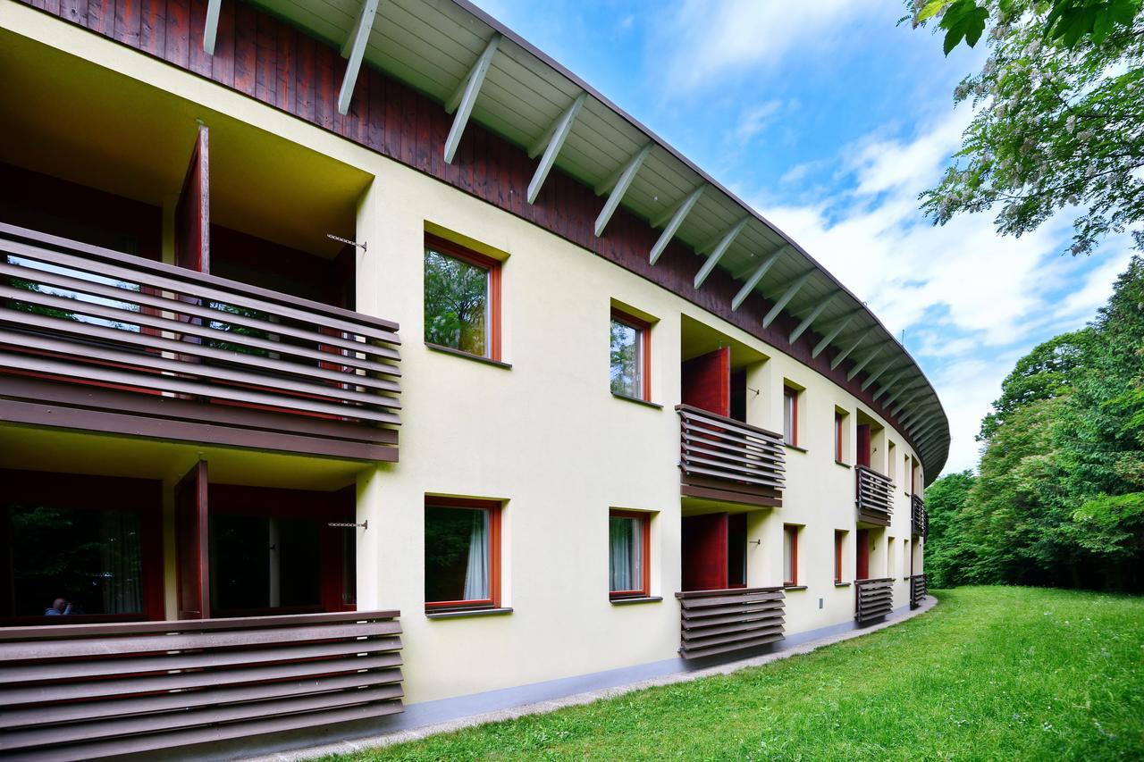 Bildungshaus Schloss Krastowitz Hotel Клагенфурт Екстериор снимка