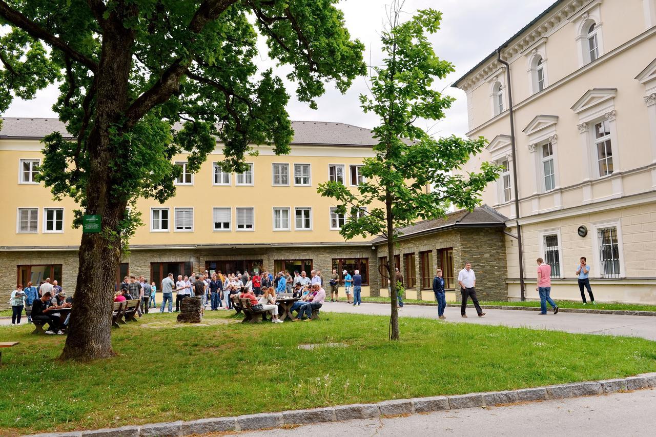 Bildungshaus Schloss Krastowitz Hotel Клагенфурт Екстериор снимка