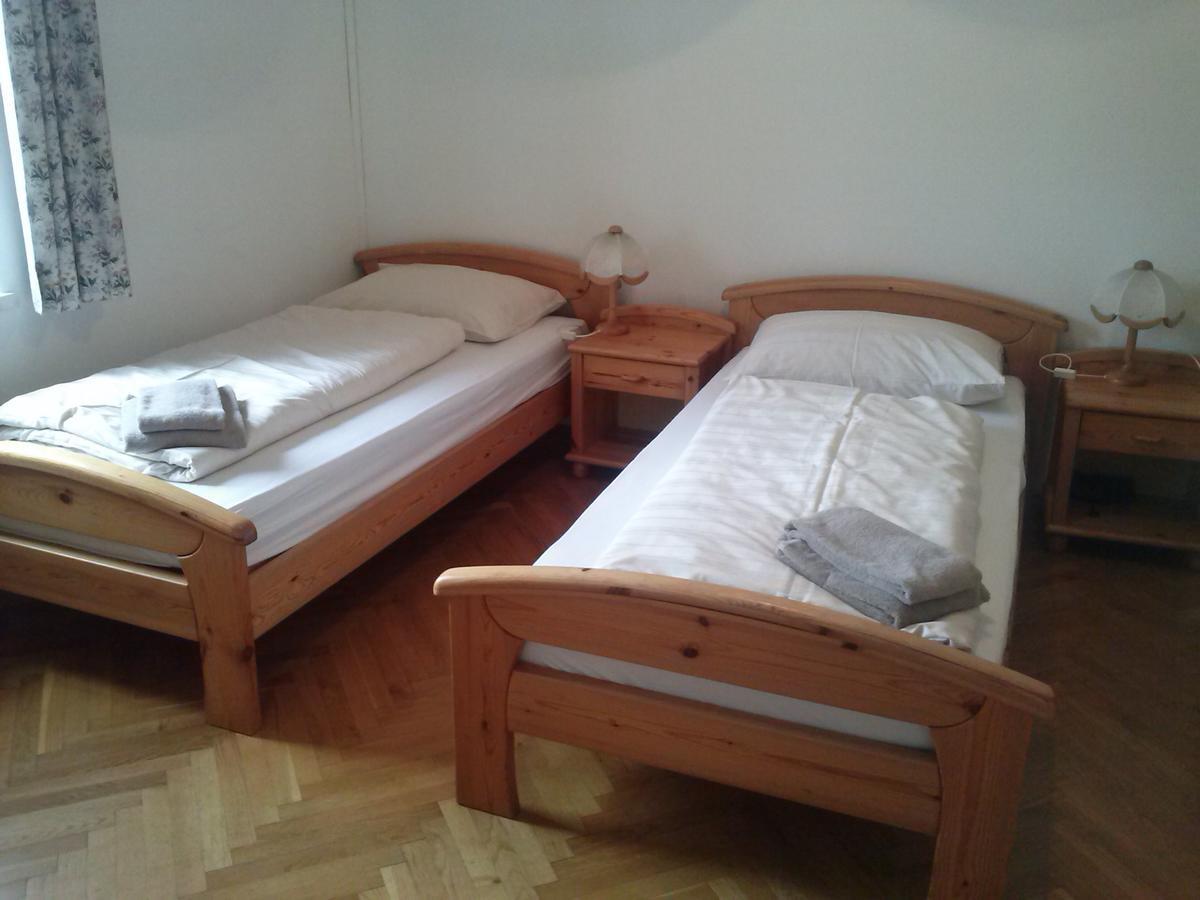 Bildungshaus Schloss Krastowitz Hotel Клагенфурт Екстериор снимка
